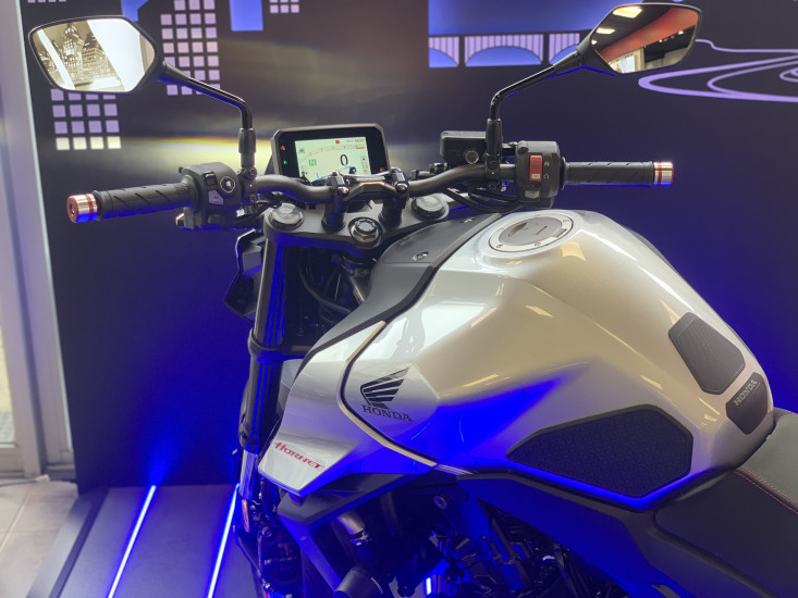 HONDA CB750 Hornet - VILLEMOMBLE