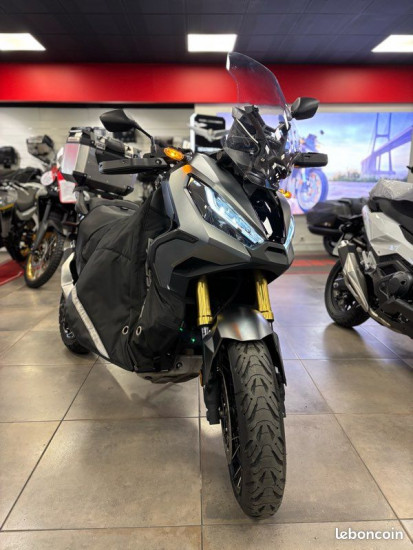 Honda x-adv 750 - VILLEMOMBLE