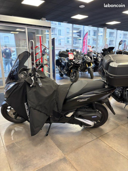 Honda PCX 125 – 2024 – Noir mat - VILLEMOMBLE