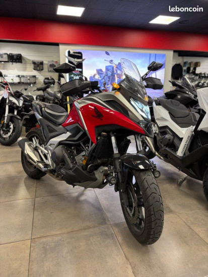 HONDA NC 750 X DCT – Rouge – 2022 – Faible kilométrage - VILLEMOMBLE