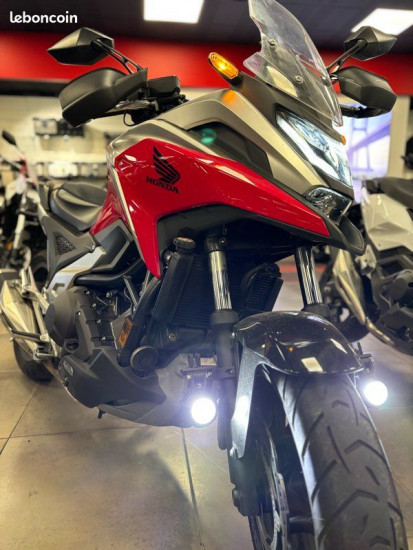 HONDA NC 750 X DCT – Rouge – 2022 – Faible kilométrage - VILLEMOMBLE