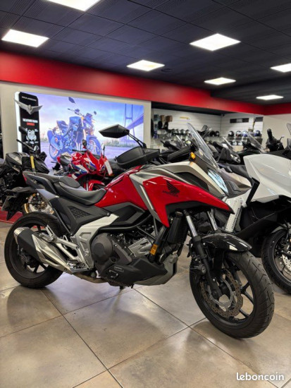 HONDA NC 750 X DCT – Rouge – 2022 – Faible kilométrage - VILLEMOMBLE