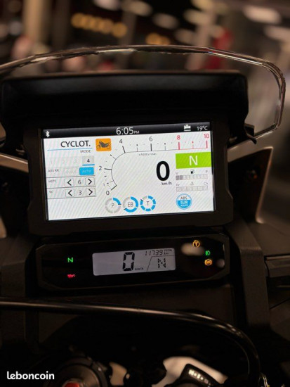 HONDA AFRICA TWIN 1100 – Boîte mécanique – 2023 – Première main - VILLEMOMBLE