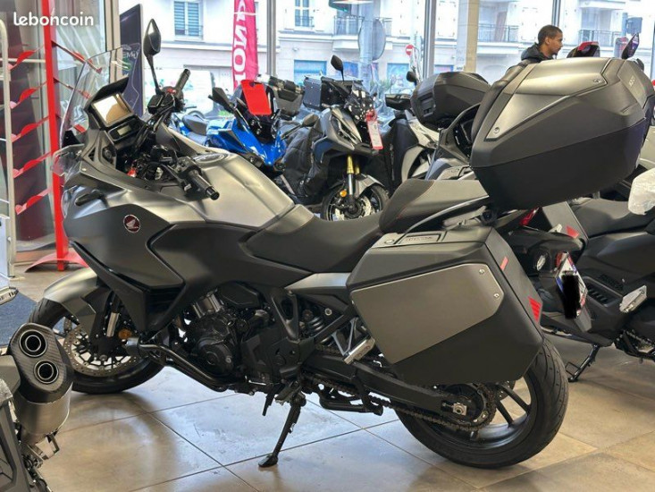 à vendre – honda nt1100 dct 2022 - VILLEMOMBLE