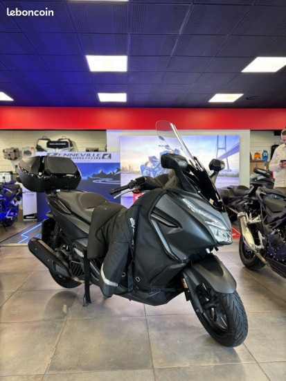 Honda Forza 125 TOP BOX– 2019 - VILLEMOMBLE