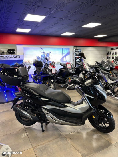 Honda forza 300 top box - VILLEMOMBLE