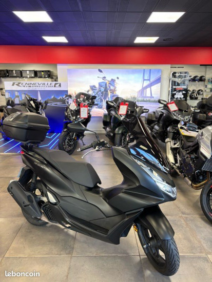 Honda PCX 125 – 2023 - VILLEMOMBLE