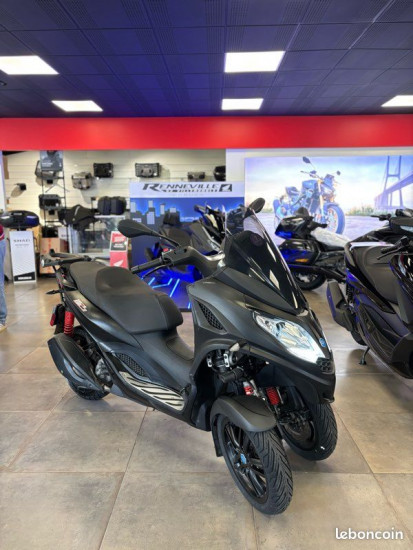 Piaggio mp3 300 hpe – 2023 - VILLEMOMBLE