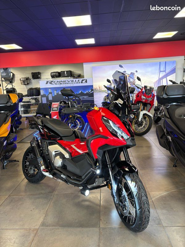 HONDA - CBR1000SP 30EME ANNIVERSAIRE CHAVE MOTOS  VALENCE 